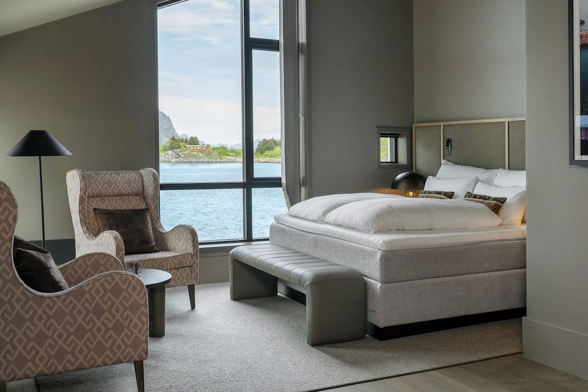 Suite Junior, vue montagne | Literie de qualité supérieure, couette en duvet d'oie, minibar, bureau
