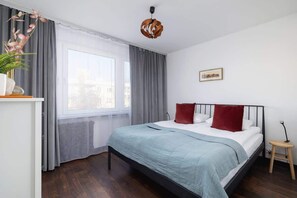 2 chambres, fer et planche à repasser, Wi-Fi, draps fournis
