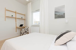 2 chambres, fer et planche à repasser, Wi-Fi, draps fournis