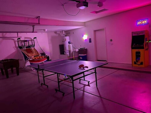 Attached game room! Spacious 4 BR Home near Sedona