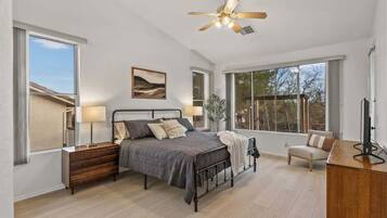 4 bedrooms, desk, iron/ironing board, travel crib