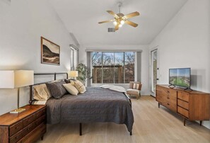 4 bedrooms, desk, iron/ironing board, travel crib - Attached game room! Spacious 4 BR Home near Sedona (Cottonwood)