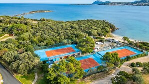 Unclassified image, 3 of 24, button - White Sand House (Olbia)