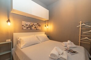 Family Apartment, Multiple Bedrooms (White Sand House) | 1 bedroom, free WiFi, bed sheets - White Sand House (Olbia)