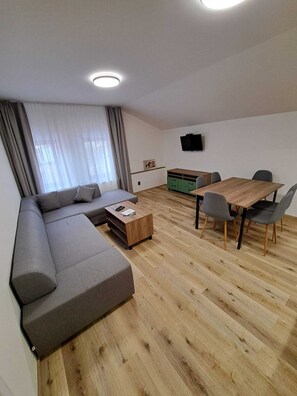 Leilighet – comfort | Skrivebord, wi-fi (inkludert) og sengetøy