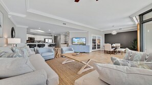 TV - Completely renovated!!  Beachfront, Lazy River, Slide!! (Orange Beach)