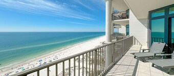 Completely renovated!!  Beachfront, Lazy River, Slide!!