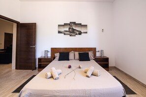5 bedrooms, iron/ironing board, free WiFi, bed sheets - Luz de Luna by Rentallorca (Petra)