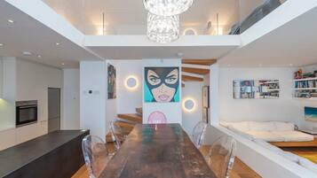 Basic House | Dining