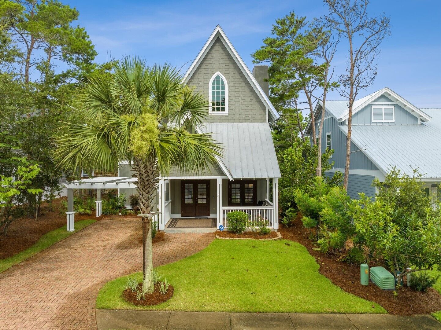 30A Beach House - Sleeps 10 - Pool, Beach, 4 Bikes, Free Golf Round Daily