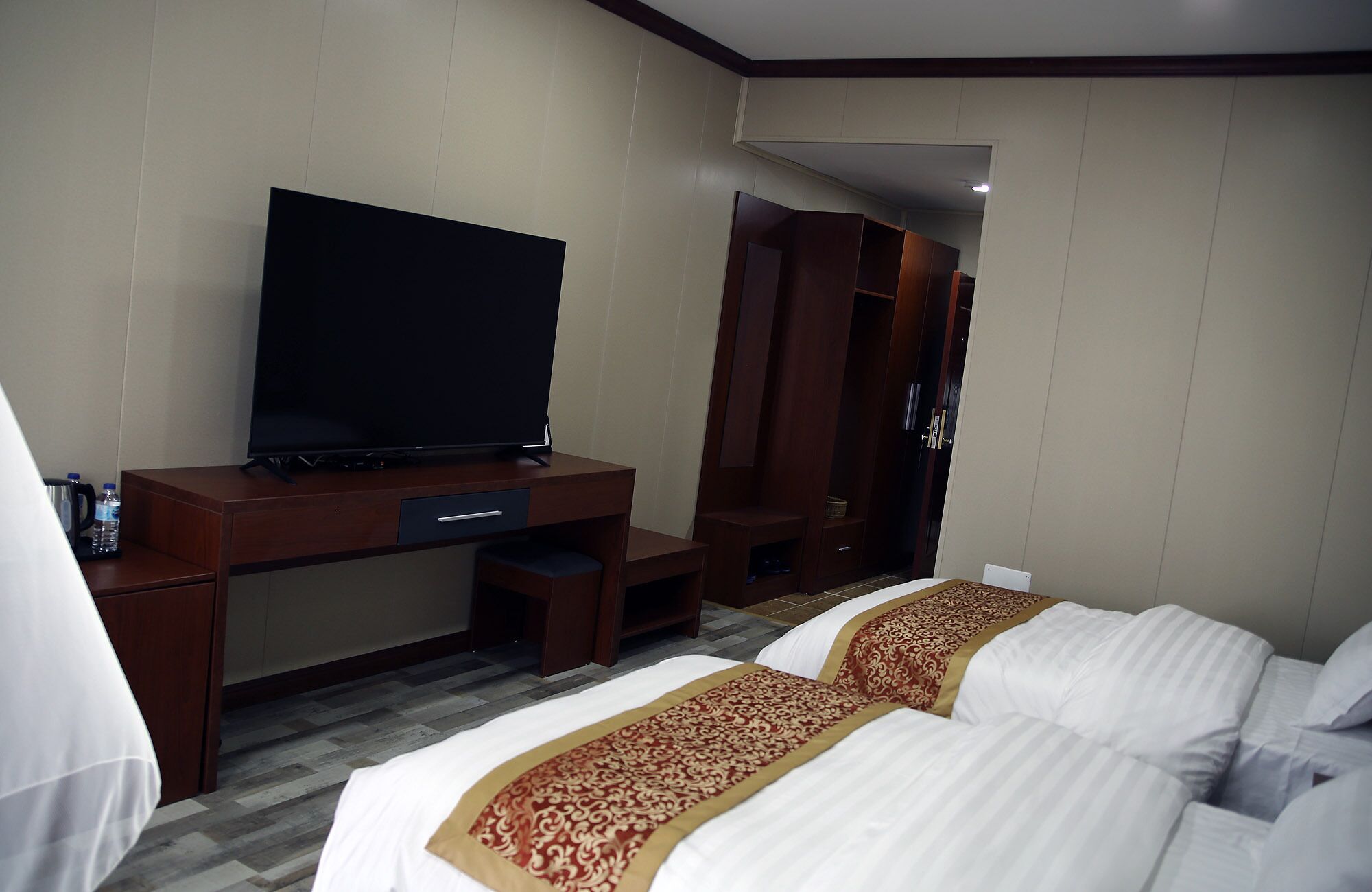 Twin Room | Minibar, free WiFi, bed sheets