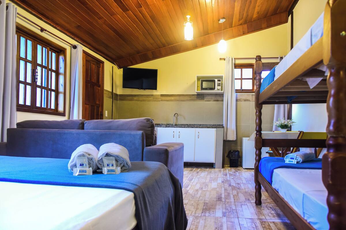 Family Studio | Minibar, WiFi (free), bed sheets