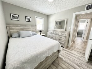 3 camere, una scrivania, ferro/asse da stiro, Wi-Fi gratuito