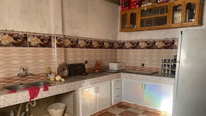 Traditional Double Room | Private kitchen - Take Ur Time (Taouz)