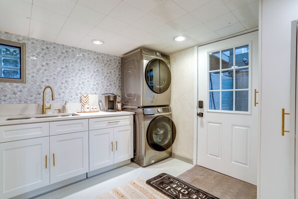 Apartment (0 Bedroom) | Interior