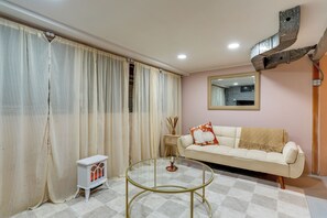 Apartment (0 Bedroom) | Interior