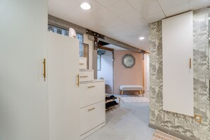 Apartment (0 Bedroom) | Interior