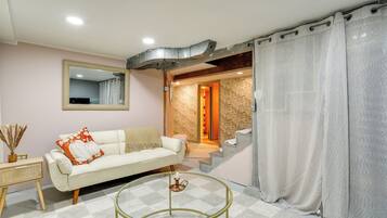 Apartment (0 Bedroom) | Interior