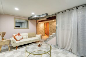 Apartment (0 Bedroom) | Interior