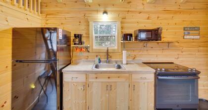Mauston Studio Cabin ~ 15 Mi to Wisconsin Dells!