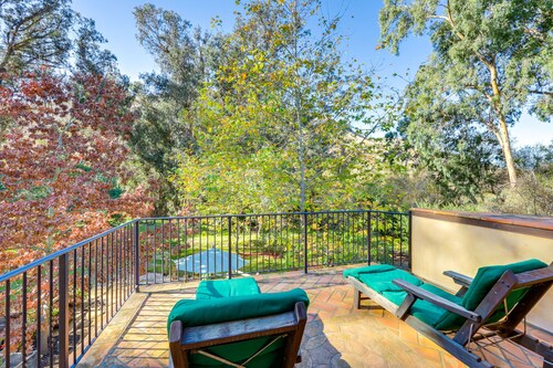 Sunny Santa Barbara Getaway - Bike to the Beach!