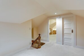 Apartment (2 Bedrooms) | Interior - Inviting Seattle Apartment: 4 Mi to Ballard Locks (Seattle)