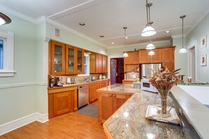 Apartment (2 Bedrooms) | Private kitchen | Paper towels