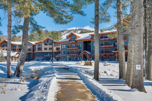 Ski-in/ski-out Cranmore Mountain Resort Condo!