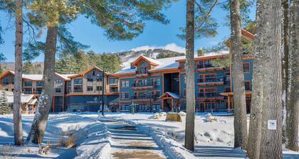 Ski-in/ski-out Cranmore Mountain Resort Condo!