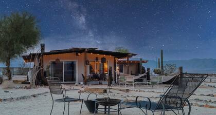 Twentynine Palms Desert Oasis w/ Pool & Hot Tub!