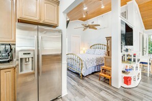 Apartment (0 Bedroom) | Interior