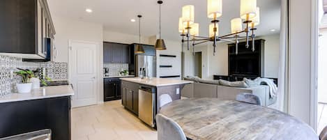 House (3 Bedrooms) | Interior
