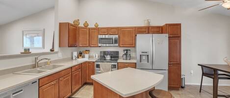 Maison, 2 chambres | Cuisine privée | Réfrigérateur, four, cafetière/bouilloire