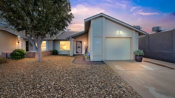 House, 2 Bedrooms | Exterior