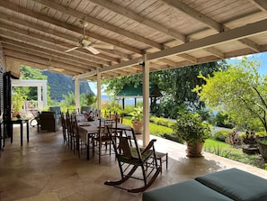 Villa, 6 Bedrooms | Outdoor dining
