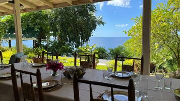 Villa, 2 Bedrooms | Outdoor dining