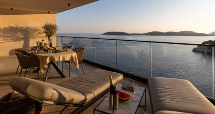 Luxury Apartment D&D with Sea Access