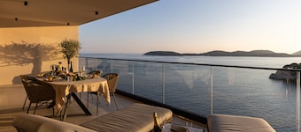 Luxury Apartment D&D with Sea Access