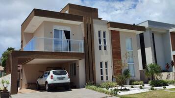 Fachada da propriedade