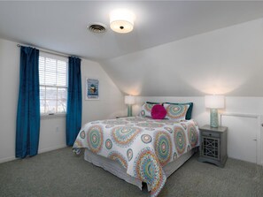 3 室のベッドルーム、WiFi (無料)、ベッドシーツ