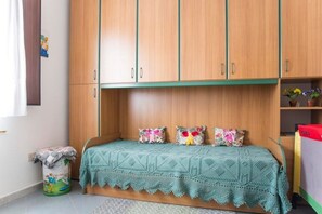 2 Schlafzimmer, Bügeleisen/Bügelbrett, Bettwäsche