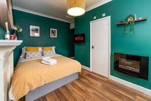 Iron/ironing board, travel cot, free WiFi, bed sheets