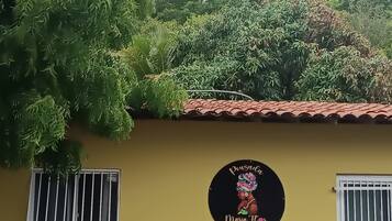 Fachada da propriedade