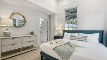 4 bedrooms, desk, iron/ironing board, travel crib