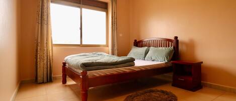 4 chambres, fer et planche à repasser, Wi-Fi, draps fournis