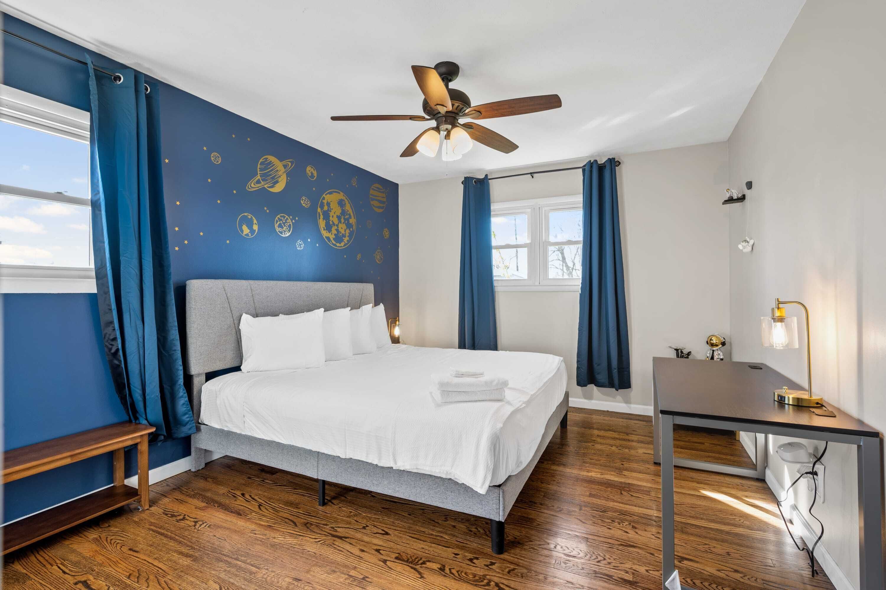 3 bedrooms, iron/ironing board, WiFi, bed sheets