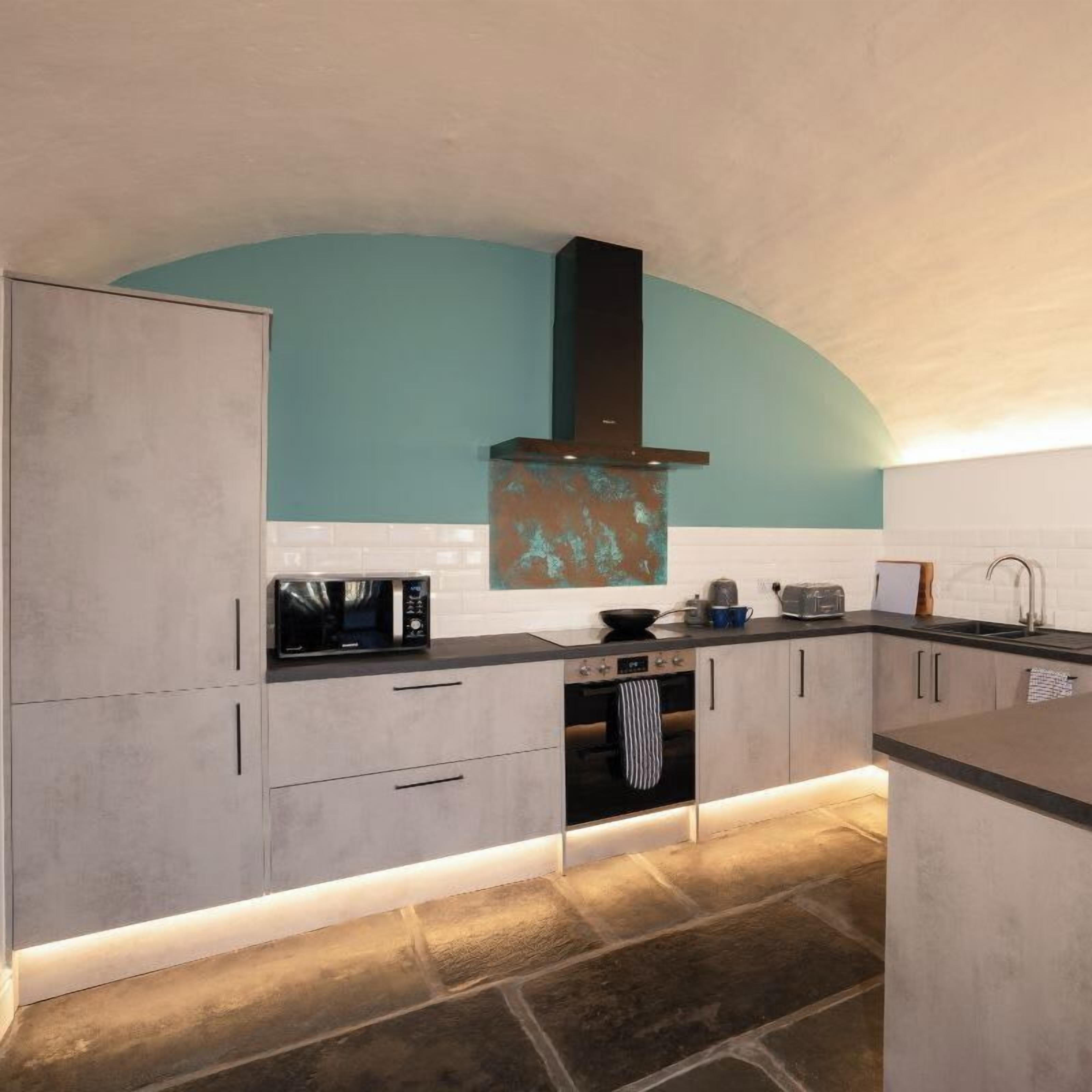 Refrigerador, microondas, horno, placa de cocina