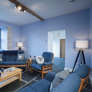 TV, peis og kontorer