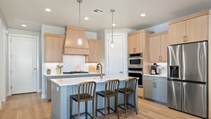 Private kitchen - Paddle and Play: Desert Color Lagoon + Beaches (St George)