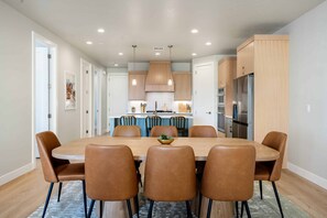Dining - Paddle and Play: Desert Color Lagoon + Beaches (St George)